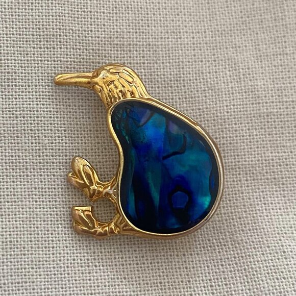2/$15 Kiwi Bird Paua Shell Inlay Gold Brooch Pin Blue - Picture 1 of 4